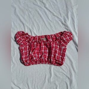 urban outfitters crop top 🧺